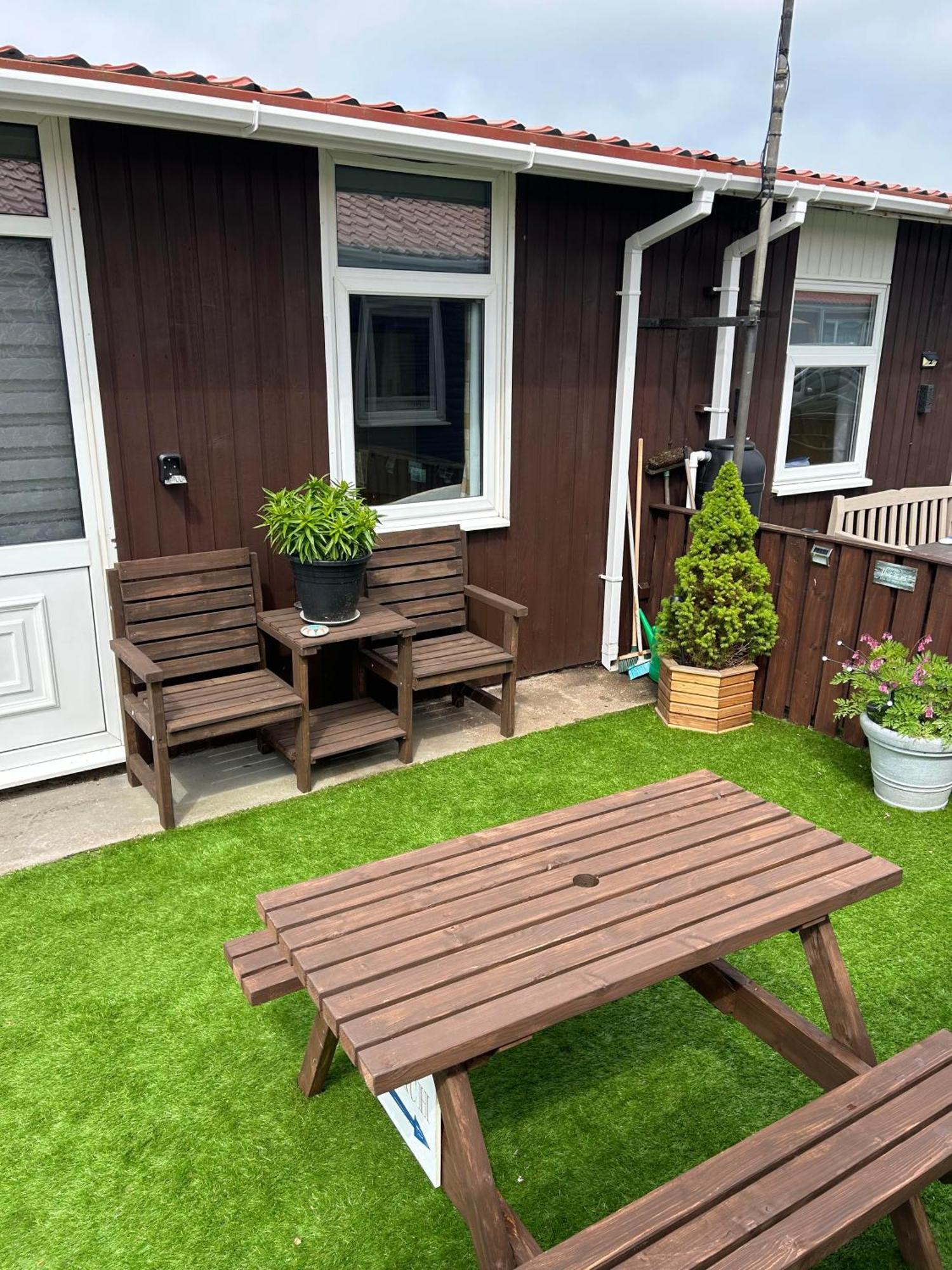 Cozy Seaside Chalet In Bridlington Exterior photo