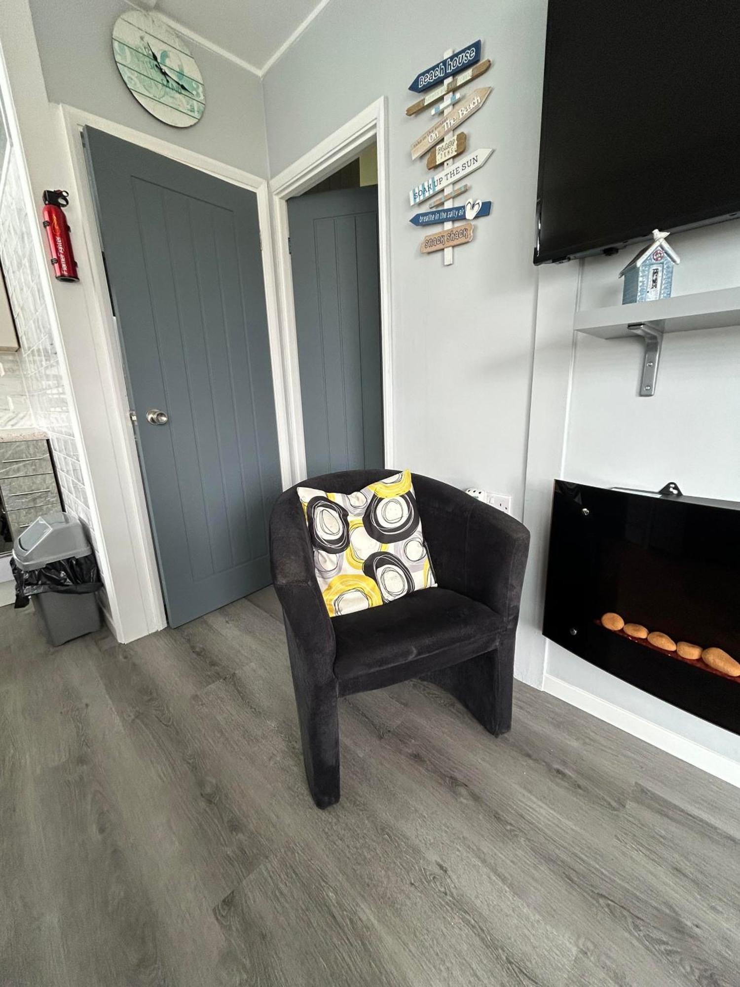 Cozy Seaside Chalet In Bridlington Exterior photo