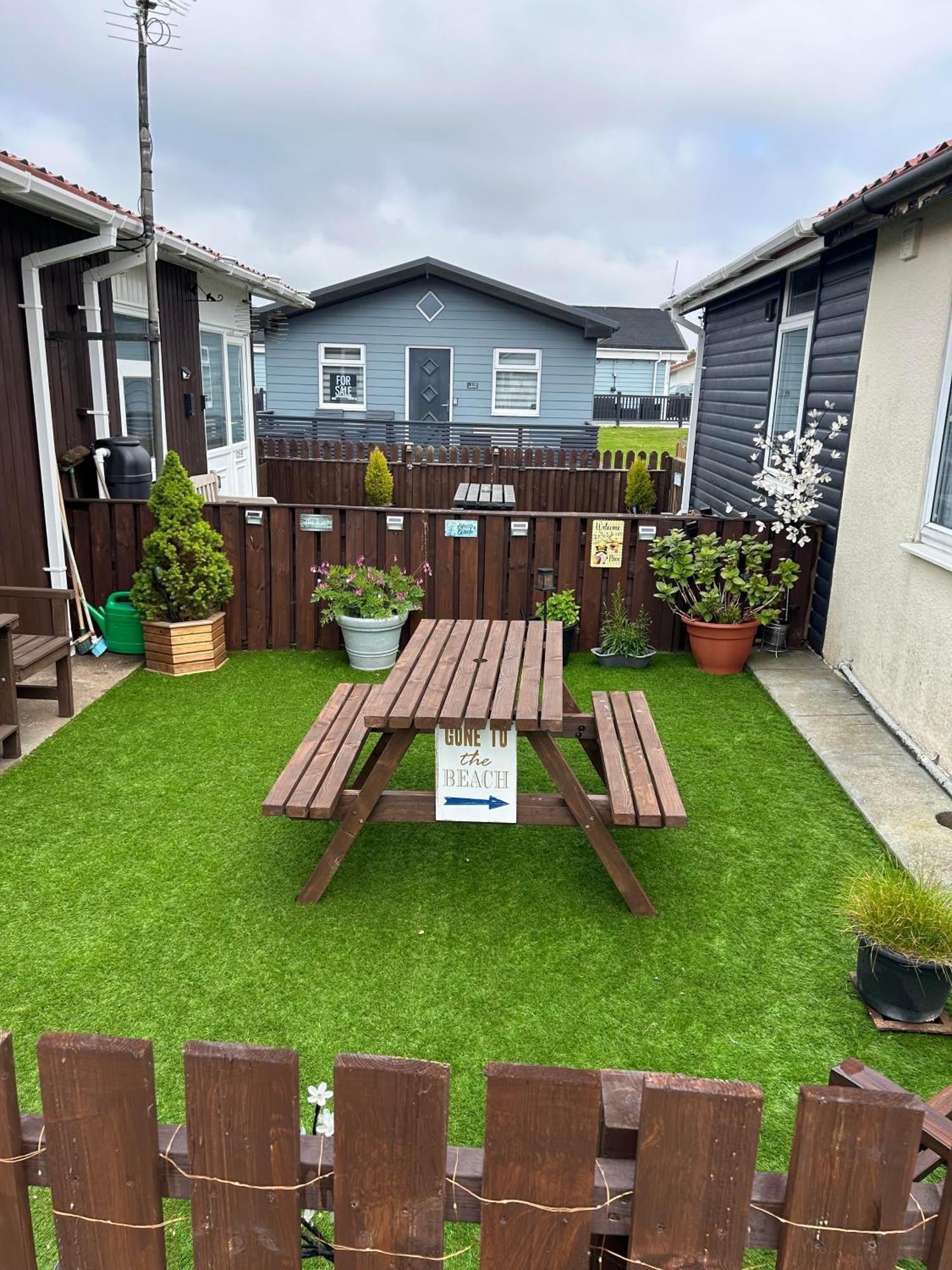 Cozy Seaside Chalet In Bridlington Exterior photo